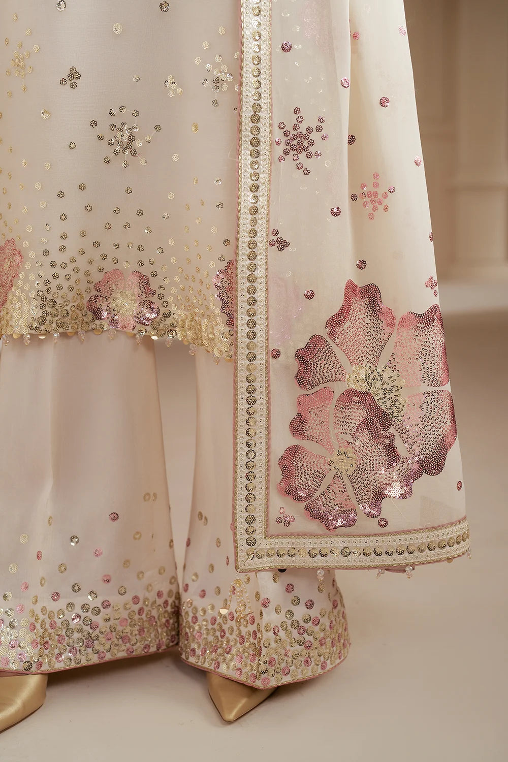Mah-e-Gul 3 Piece Embroidered