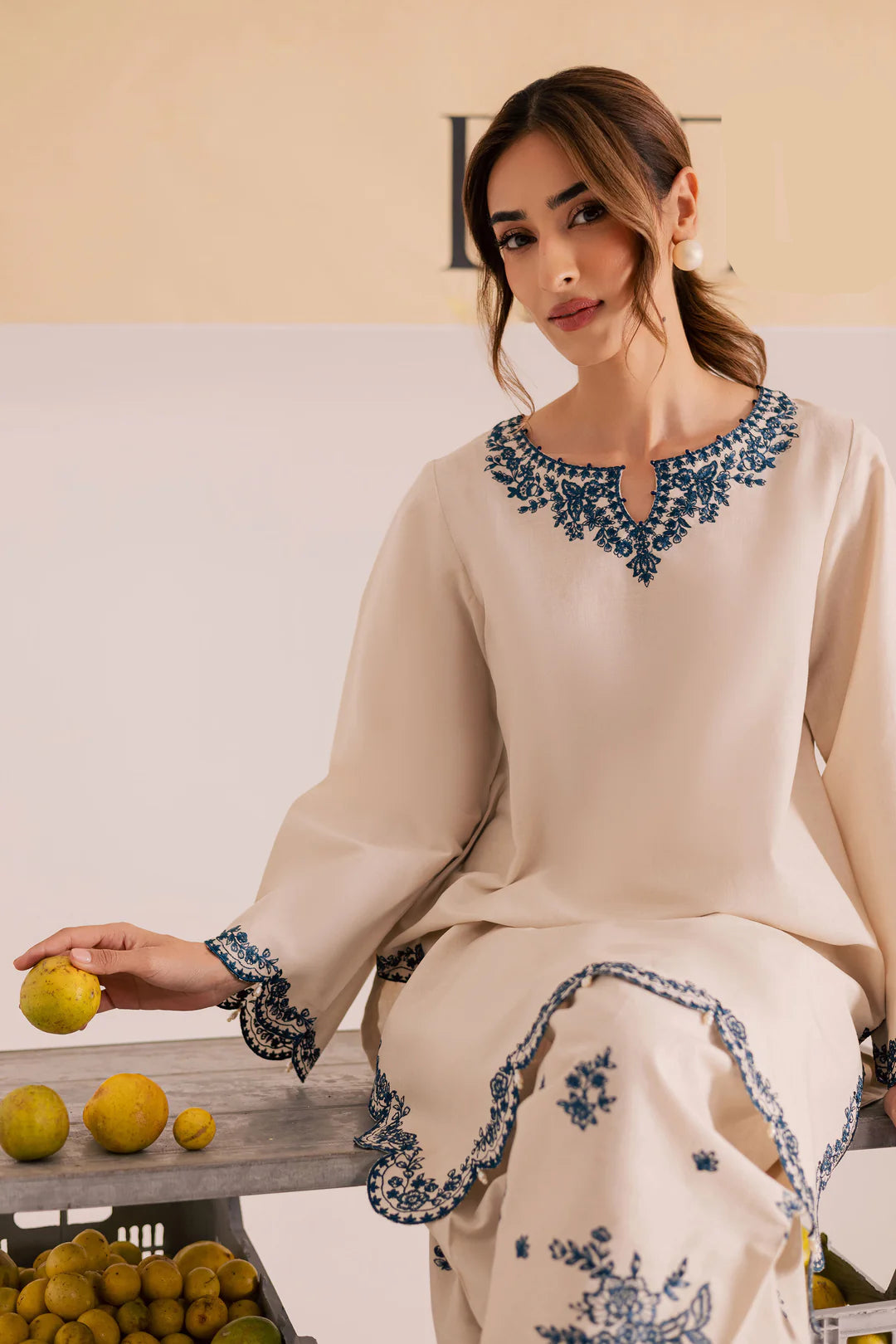 Beige Whisper 02-PC