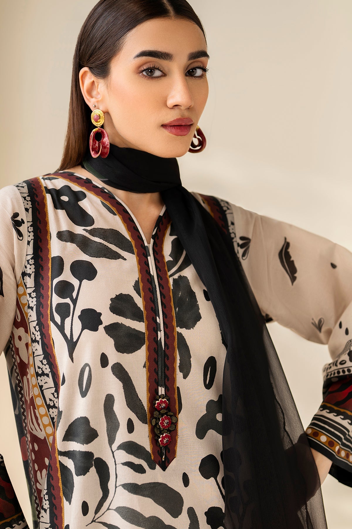 Ayla Lawn 02-PC