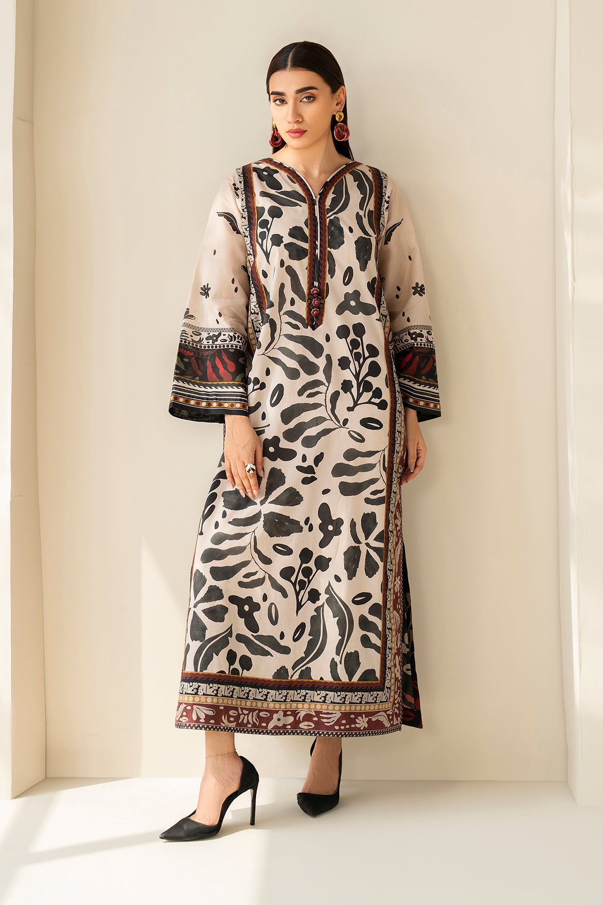 Ayla Lawn 02-PC